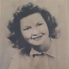 Evelyn Lance's Instagram, Twitter & Facebook