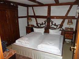 Unser historisches haus ist die perfekte unterkunft, um rottweil zu erkunden, ausflüge in den schwarzwald, schwäbische alb und vieles mehr zu planen. Schlafstube Picture Of Haus Zum Sternen Rottweil Tripadvisor