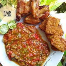 Ayam goreng is usually served with steamed rice, sambal terasi (chili with shrimp paste) or sambal kecap (sliced chili and shallot in sweet soy sauce) as a dipping sauce or condiment and slices of cucumber and tomato for garnish. Ayam Goreng Sambal Terasi Resep Resep Inirecipes Facebook