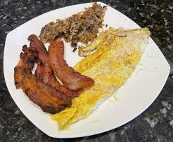 Get the blackstone griddle nice and hot, add a good amount of extra virgin olive oil and then the hash browns. Crispy Hash Browns On The Blackstone Griddle With Bacon My Backyard Life