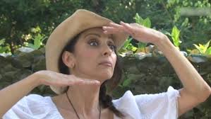 Για την επιβίωσή της αγωνιά η ματθίλδη μαγγίρα, καθώς η πανδημία του κορωνοϊού και τα μέτρα που ακολούθησαν έχουν ανατρέψει παντελώς τον επαγγελματικό προγραμματισμό της. Maggira Mas Ekapse H Psyxo8erapeia Kai H Syxnothta 8 Video