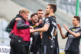 Jaki będzie wynik meczu dwóch spadkowiczów z ekstraklasy? Korona Kielce Lks Lodz 1 2 Zespol Mamrota Wraca Na Podium