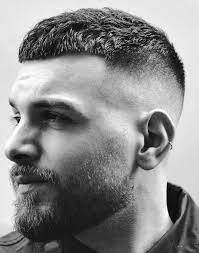 Rzecz jasna i tutaj odczuwalne było piętno doświadczeń wojennych. Modna Fryzura Meska Cieniowane Boki Mens Hairstyles Short Short Hair Styles Mens Hairstyles
