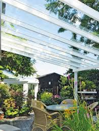 Dach Mit Durchblick Die Herrlich Durchscheinende Glas Pergola Wirkt Wie Ein Offener Wintergarten Die Filigrane K Gartengestaltung Pergola Uberdachung Terrasse