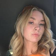 Vicky Labombard's Instagram, Twitter & Facebook