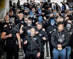 Mecz ligi europy pomiędzy słowackim slovanem bratysława a czeską spartą praga obejrzało 6891 widzów, w tym liczna grupa kibiców gości. Ultra Style Mfk Karvina Vs Slovan Bratislava 27 04 2019 Facebook