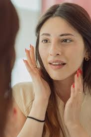 Una sequenza di foto del mio lavoro preferito di PMU labbra Nella prima  foto il lavoro appena eseguito, di seguito il prima e poi giorno dopo  giorno le foto mandate dalla cliente