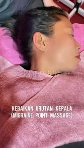 Engfa Waraha Rubs Hair