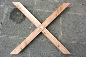 Wie sie ein gartenhaus selber bauen, erklären die vielen bauanleitungen, die sie hier auf selbst.de finden. Gartentisch Im Eigenbau Chris Race