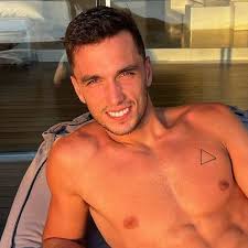 La estrella del pádel Ale Galán presume de músculos de culturista con este  vídeo