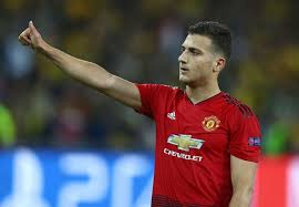 Manchester united might be about to make diogo dalot transfer mistake. Diogo Dalot Debut What Mourinho Ferdinand Scholes And Manchester United S Fans Made Of Defender S Bow Mirror Online