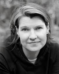 Jill Mccullough's Instagram, Twitter & Facebook