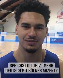 Na, wer bringt Elijah jetzt...