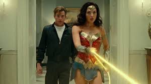 Raised on a sheltered island paradise, when an american pilot crashes on. Wonder Woman Offizieller Trailer