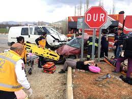 Dün dün 17:13 başkan akkaya'dan başarılı sporcuya hediye katıldıkları şampiyonalarda derece yapan halterciler ve antrenörleri konya'nın akşehir i̇lçe belediye başkanı salih akkaya'yı ziyaret etti. Konya Da Trafik Kazasi 1 Olu 3 Yarali Son Dakika