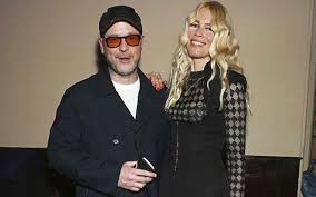 A son casper matthew and two daughters clementine poppy and cosima violet. Claudia Schiffer Net Worth Wiki Bio Germanmodel Earnings Career Movies Age Husband Kids