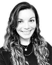 Mara Randall's Instagram, Twitter & Facebook