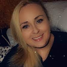 Sharon Burleigh's Instagram, Twitter & Facebook