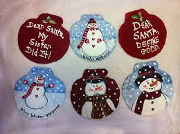 The specific materials vary from project to project, but you should collect these kids can bend the arms of the snowman and pick buttons to get glued onto the front. Painted Scallop Shells By Moi Scallop Shell Craft Shell Crafts Seashell Christmas Ornaments