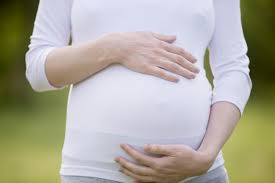 Kemunculan ruam pada herpes zoster atau herpes kulit akan diikuti bintil merah yang berisi cairan. Waspada Kondisi Heartburn Saat Hamil
