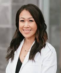 Kim Lemire's Instagram, Twitter & Facebook