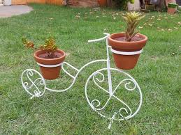 Suporte Para Plantas Bicicleta De Jardim Feita Em Ferro Cor Branca Medidas 65 Cm De Comprimento 48 Cm De Bicicleta De Jardim Jardim Enfeites Para Jardim