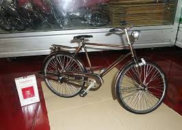 Honda, yamaha, vespa and suzuki are the most popular scooter bikes brands in the country. New Handmade Miniature Classic Bike Ontel Indonesia Vintage Beautiful For Desk Or House Handmade Miniatures Classic Bikes Bicycle