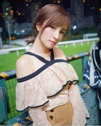 She is known for her supporting roles in the princess weiyoung and ashes of love and her lead role as zhao min in heavenly sword and dragon slaying sabre and her lead role as chong xue zhi in and. æ°èäººäºå¨é¢ç é³åå©è·'é¦¬å°é¦¬å ´çå½± Source é³åå© Kasin520 Ig Facebook