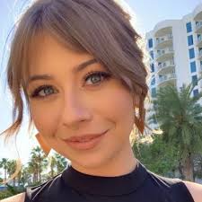 Ella Schaefer (@ellaschae)