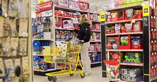 Thousands Of Retailers Are Closing But Dollar General Is Opening Almost 20 Stores A Week Dollar Grocery Sales Retail Store