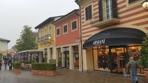 Designer Outlet Serravalle Der Ort Fur Den Shoppingrausch Loveliguria Gioielli, orologi, accessori in seta e pelle.