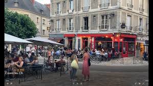 VIDEO. Déconfinement : à Blois, permission de 23 h place Ave Maria