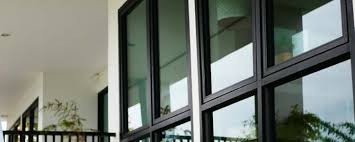 Mélangez un verre de vinaigre blanc à 4 verres d'eau chaude et mettez le tout dans un vaporisateur. Comment Nettoyer Les Menuiseries En Pvc Et Aluminium Starwax