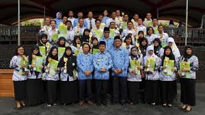 Ini merupakan suri teladan terbaik dari generasi shohabat bahwa ketika mendengar ayat alloh , mereka langsung mentaatinya tanpa ada keberatan bab i pendahuluan a. Guru Harus Terus Jadi Suri Teladan Termasuk Bagi Masyarakat Tribun Kaltim