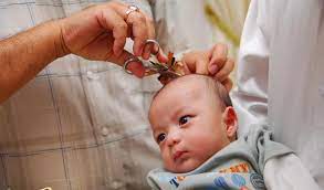 Selepas itu tidak dicukur keseluruhan rambut bayi. Subhanallah Inilah 5 Hikmah Yang Allah Janjikan Kepada Ibu Bapa Dan Anak Yang Mengerjakan Ibadat Aqiqah Kifarah Media