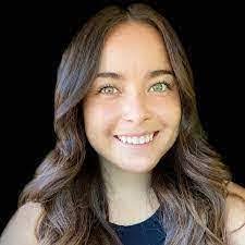 Stacie Estes's Instagram, Twitter & Facebook