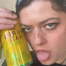 Ruth Hollenback's Instagram, Twitter & Facebook