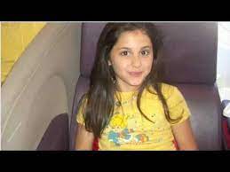 Ariana grande ist eine berühmte sängerin und songwriterin, schauspielerin und model. Sind Arianas Grandes Grubchen Fake Computer Ariana Grande