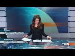 » « gut schwach (+1). Italienische Tv Moderatorin Costanza Calabrese Lasst Tief Blicken Youtube