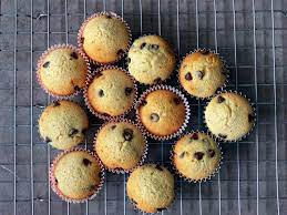 Super Simple Vanilla Cupcakes | The Sudden Cook