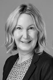 Julie Countryman's Instagram, Twitter & Facebook