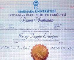 Bu kağıtla adam olduğunu sanarak ortalıkta dolaşan birçok insanın yaşadığı, hatta hatta bu nadide parçaya sahip olmadığınızda size ikinci sınıf insan muamelesi yapılan bir ülkede yaşıyorsanız farklı bir anlam kazanan oluşum. Eyup Lisesi Ve Marmara Universitesinden Erdogan In Diplomasi Istendi Boldmedya