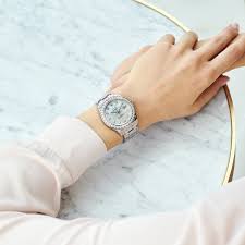 How to convert from millimeters to inches the conversion factor from millimeters to inches is 0.039370078740157. Hamilton Inches On Twitter The Pearl In The Oyster Collection The Rolex Pearlmaster 39 In White Gold And Diamonds 39 Mm Case White Mother Of Pearl Dial Set With Diamonds Pearlmaster Bracelet Rolex