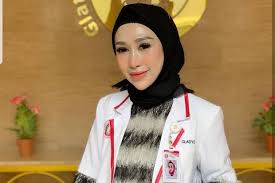 Mulai dari diet ketat sampai diet alami. Ingin Diet Sehat Dan Aman Ini Tips Dari Dokter Reza Gladys