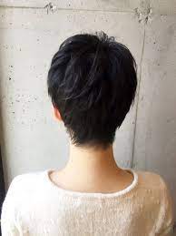 イメチェン バッサリ ロングからの ベリーショート ショートのヘアスタイル ハンサムショート 髪型 ベリーショート レディース