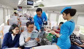 Lain kali time durian bawa lori 3 tan ke utara atau selatan….manalah tahukan ada durian runtuh. Cara Agar Tidak Kelaparan Saat Traveling Naik Kereta Api