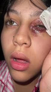 Vídeo Dos Irmãos De Joyce Sentando No Colo De Outro Menino