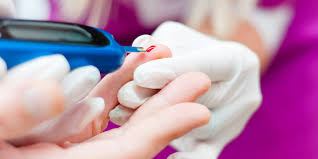 Orang yang menderita kurang gula darah akan cenderung merasa gugup dan hilang fokus konsentrasi karena kinerja otak terganggu. 6 Tips Mengatasi Kadar Gula Darah Rendah Merdeka Com