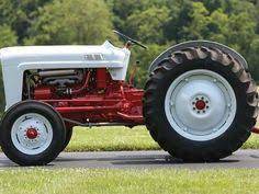 900 Compact Tractors Ideas In 2021 Tractors Compact Tractors Garden Tractor