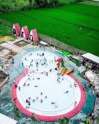 Fun park waterboom bisa menjadi pilihan wisata di bekasi lainnya yang layak anda coba. Wisata Kolam Renang Prilon Park Ketandan Klaten Asedino